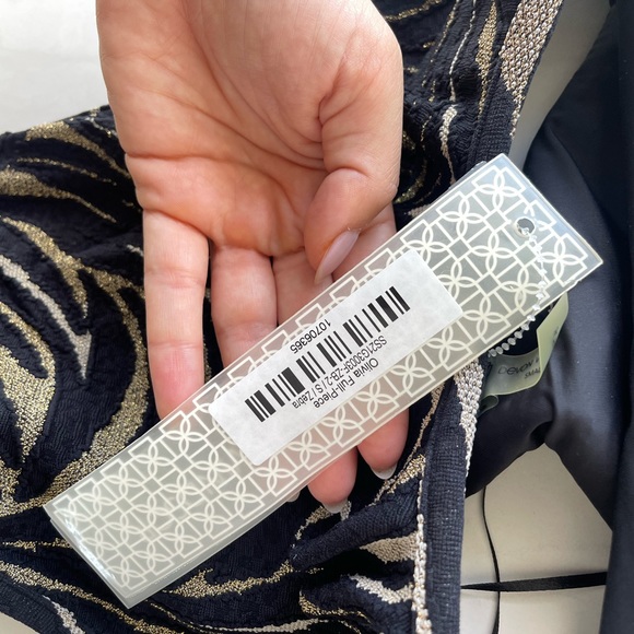 Devon Windsor Olivia One Piece Zebra - Picture 6 of 7